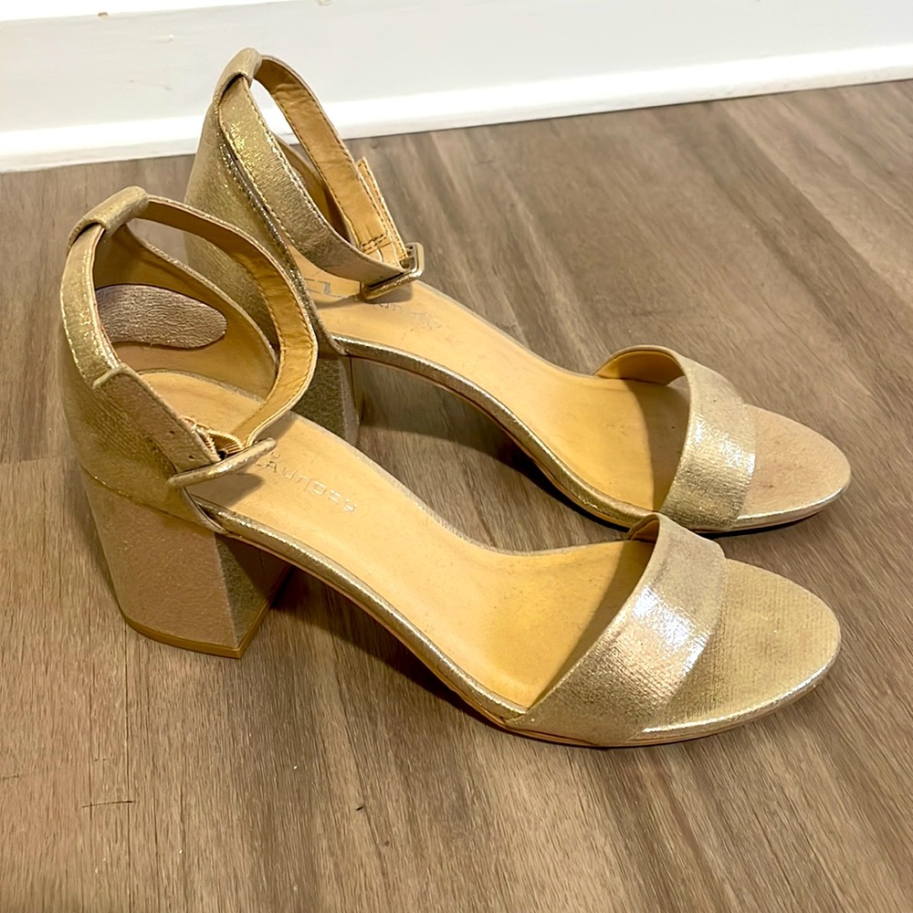 Size 9 1/2 - Picture 3 of 3